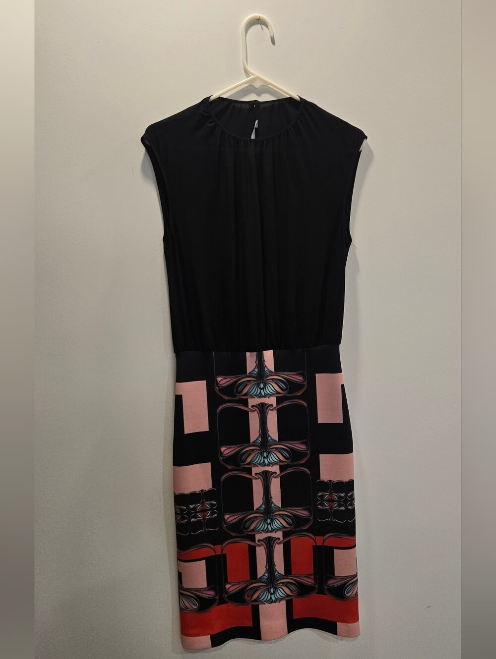 Black & Pink Geometric Print Sleeveless Midi Dress